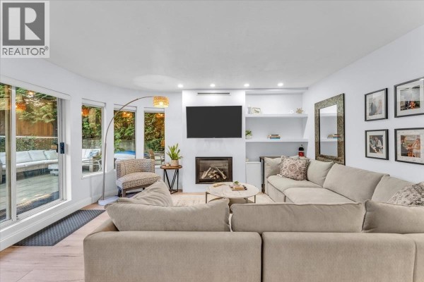 102 320 W 2nd Street, North Vancouver, BC V7M1E1 Photo 4