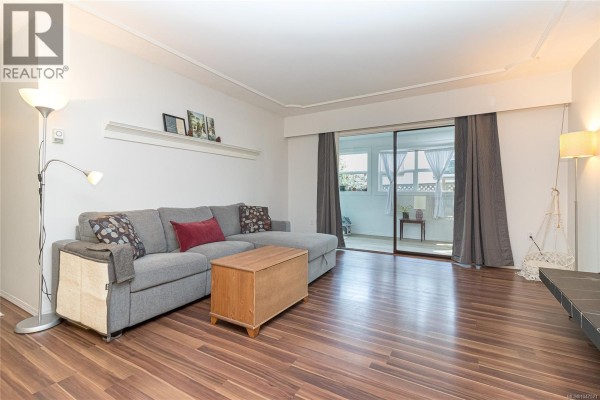 Sunroom - 102 3244 Seaton St, Saanich, BC V8Z3V7 Photo 3