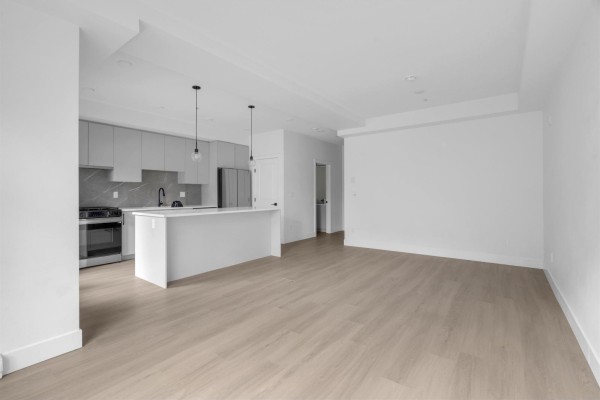 102 3528 146a Street, Surrey, BC V4P0H4 Photo 5