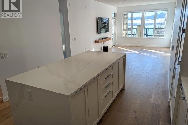 102 3873 Cates Landing Way, North Vancouver, BC V7G0A6 Photo 3
