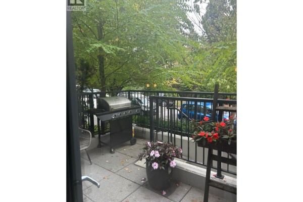 102 4427 Cambie Street, Vancouver, BC V5Z2Y8 Photo 3