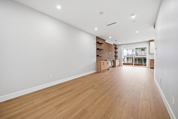 102 5745 172 Street, Surrey, BC V3S3Z4 Photo 5