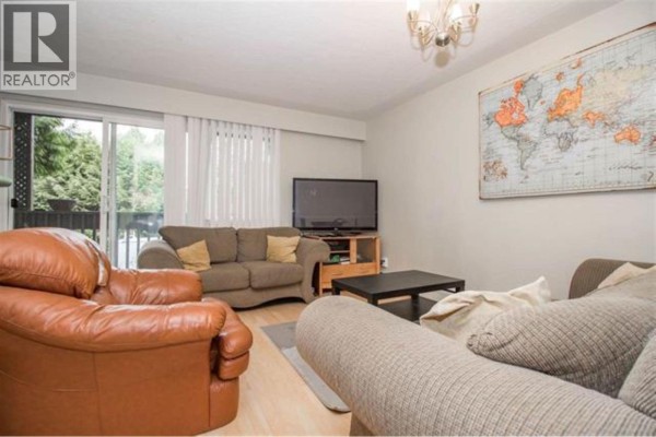 102 5770 Hastings Street, Burnaby, BC V5B1R6 Photo 3