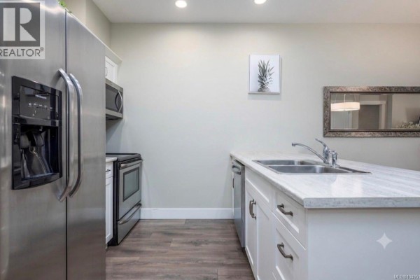 Bathroom - 102 5930 Nelson Rd, Nanaimo, BC V9T5N9 Photo 4