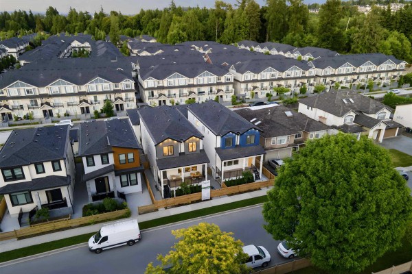 102 6356 138 Street, Surrey, BC V3X1E6 Photo 3