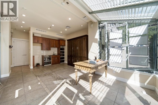 102 6388 Bay Street, West Vancouver, BC, photo 3