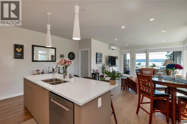Kitchen - 102 684 Island Hwy S, Campbell River, BC V9W1A6 Photo 5