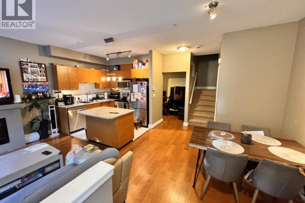 102 7488 Byrnepark Walk, Burnaby, BC V3N0G6 Photo 3