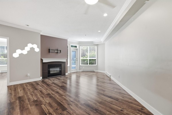 102 8139 121a Street, Surrey, BC V3W0Z2 Photo 4