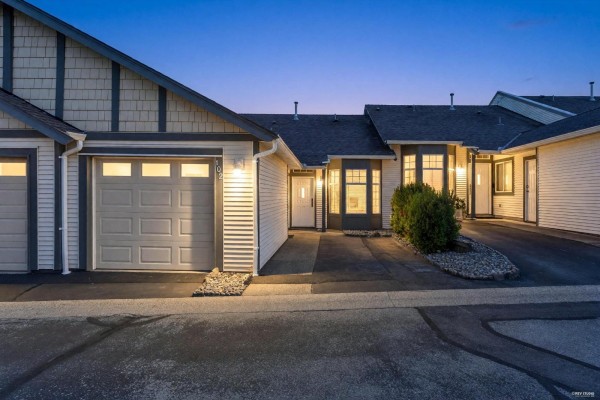 102 9012 Walnut Grove Drive, Langley, BC V1M2K3 Photo 2