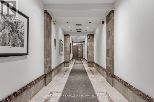 102 Bank Street, Ottawa, ON, photo 3