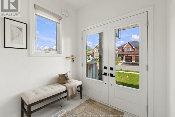102 Cadillac Crescent, Brampton, ON, photo 2