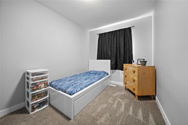 Primary Bedroom - 102 Cessna Avenue, Zhoda, MB R0A2P0 Photo 3