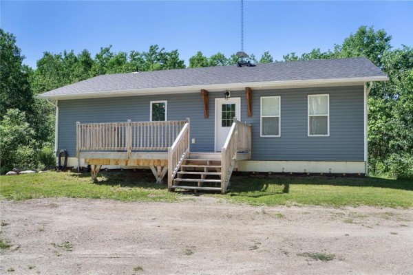 Utility room - 102 Cessna Avenue, Zhoda, MB R0A2P0 Photo 5