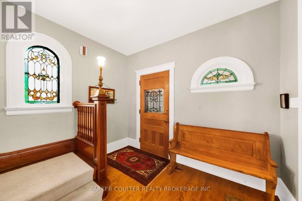 Kitchen - 102 Clapperton Street, Barrie, ON L4M3G2 Photo 5