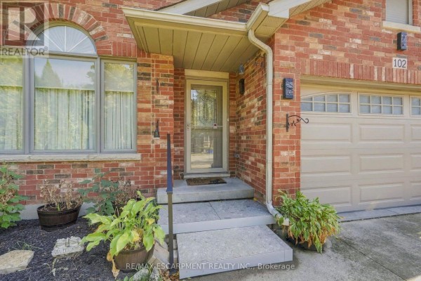 Primary Bedroom - 102 Cove Crescent, Hamilton, ON L8E5A1 Photo 4