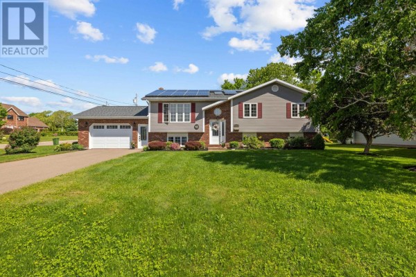 102 Crozier Drive, Summerside, PE, photo 2
