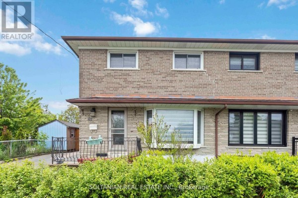 102 Elnathan Crescent, Toronto, ON, photo 2