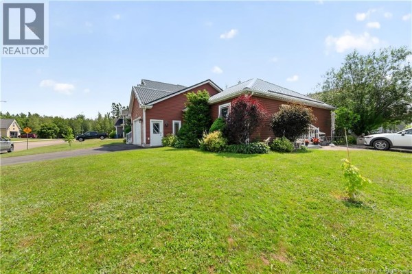Recreation room - 102 Fortune, Dieppe, NB E1A8T7 Photo 2