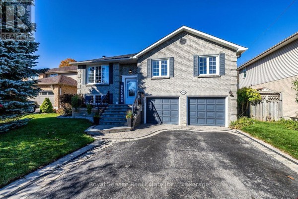 102 Foxhunt Trail, Clarington