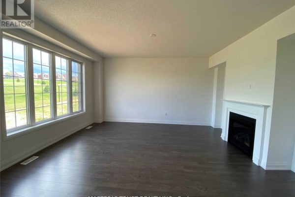 Office - 102 Frank Kelly Drive, East Gwillimbury, ON L9N0V3 Photo 5