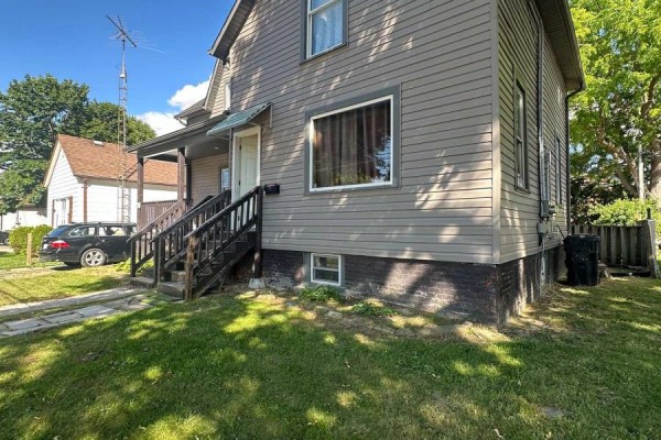Bedroom 2 - 102 Gray Street, Chatham Kent, ON N7M1S9 Photo 2