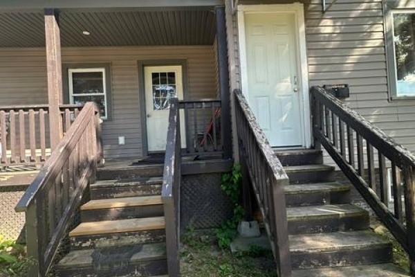 Kitchen - 102 Gray Street, Chatham Kent, ON N7M1S9 Photo 5