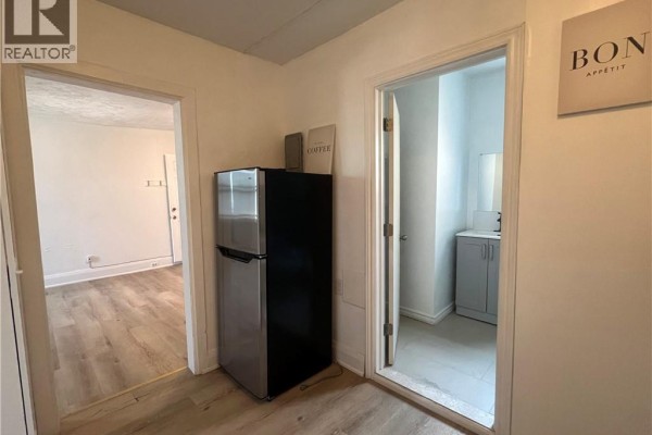 102 Greensides Avenue Unit# 8, Toronto, ON M6C1B9 Photo 5