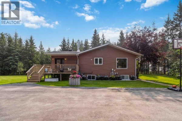 Kitchen - 102 Gregoire Drive, Anzac, AB T0P1J0 Photo 2