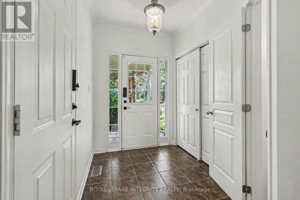 Family room - 102 Hawktree Ridge, Ottawa, ON K2J5N3 Photo 3