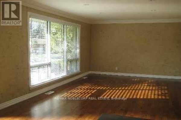 Bedroom 2 - 102 Humber Crescent, King, ON L0G1K0 Photo 4