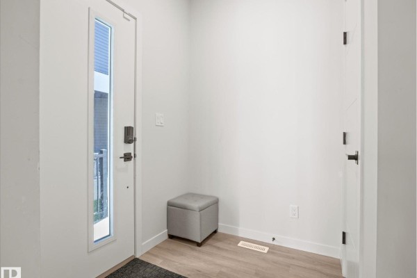 Family room - 102 Kingsbury Ci, Spruce Grove, AB T7X0C9 Photo 4