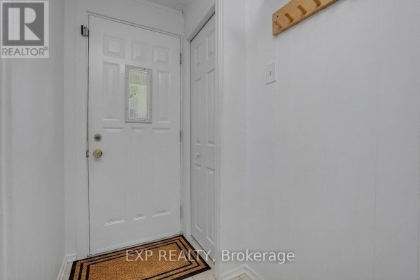 Primary Bedroom - 102 Lebreton Street N, Ottawa, ON K1R7H4 Photo 4