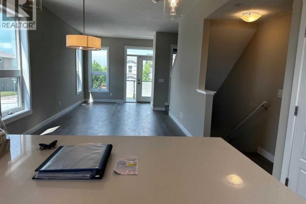 4pc Bathroom - 102 Livingston Common Ne, Calgary, AB T3P1K1 Photo 5