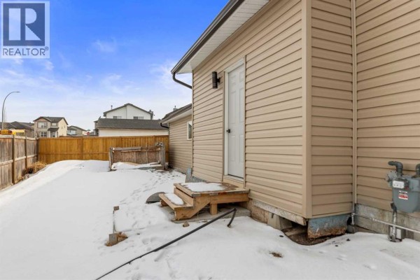 Family room - 102 Martin Crossing Grove Ne, Calgary, AB T3J3M5 Photo 3