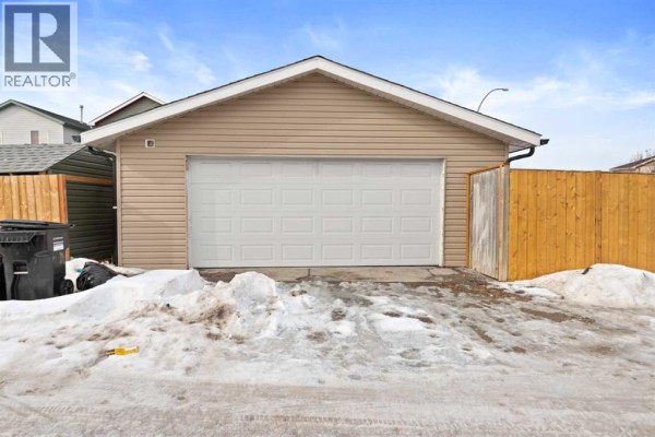Kitchen - 102 Martin Crossing Grove Ne, Calgary, AB T3J3M5 Photo 4