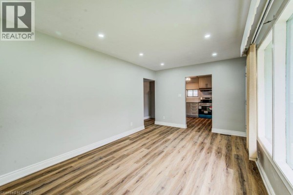 102 Massey Avenue, Kitchener, ON N2C1M5 Photo 5