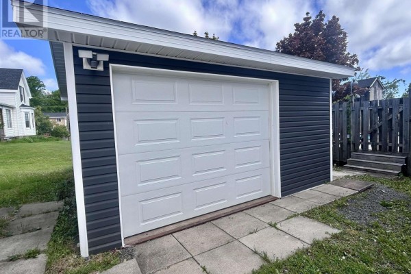 Laundry room - 102 North Foord Street, Stellarton, NS B0K1S0 Photo 5
