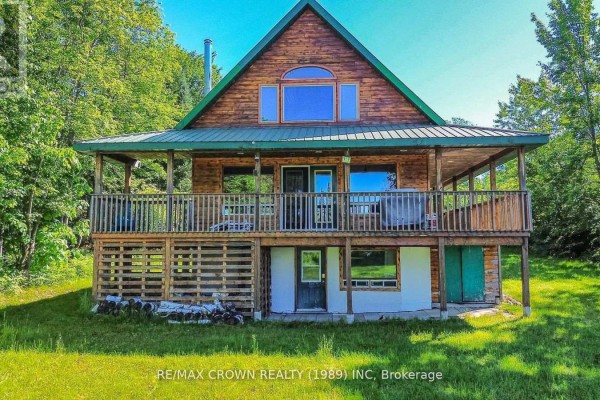 Foyer - 102 North Star Drive, Bonfield, ON P0H1E0 Photo 2
