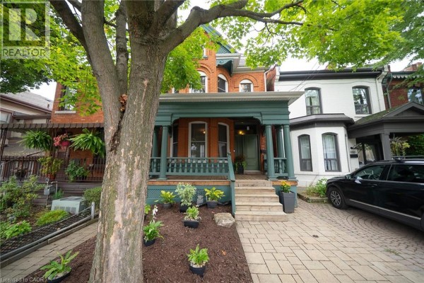 102 Pearl Street N, Hamilton, ON, photo 2