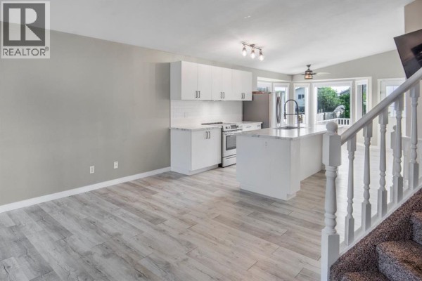 3pc Bathroom - 102 Pinnacle Crescent, Grande Prairie, AB T8W2T1 Photo 5
