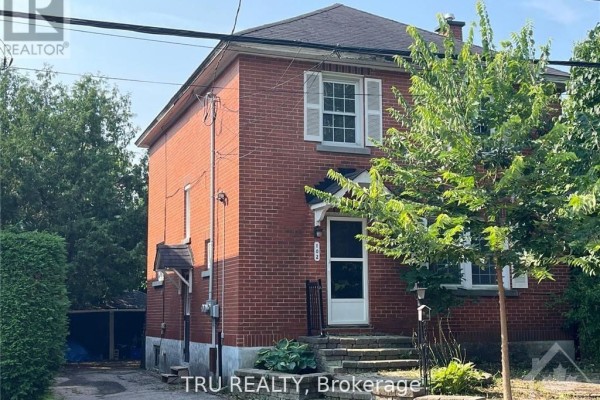 102 Putman Avenue, Ottawa, ON K1M1Z6 Photo 2