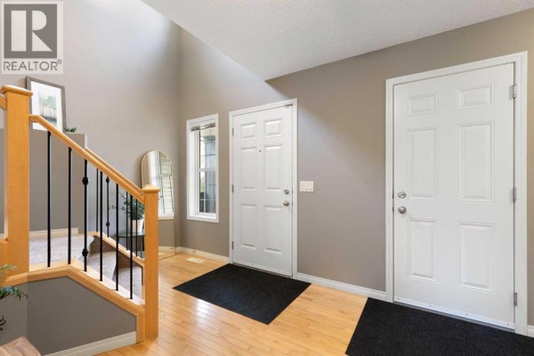 Living room - 102 Ranch Ridge Court S, Strathmore, AB T1P0A5 Photo 4