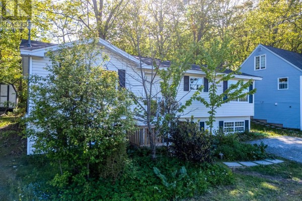 Family room - 102 River Lane, Bedford, NS B4A4J5 Photo 3