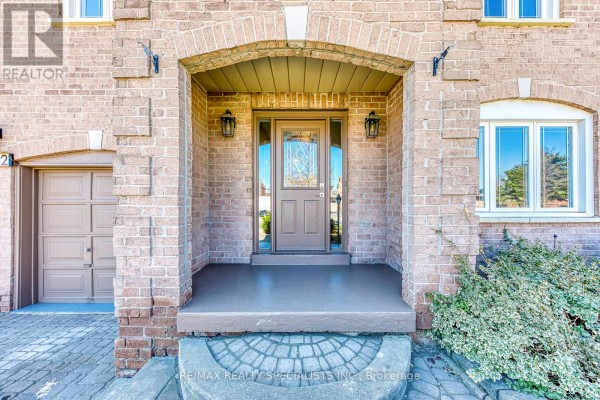 102 Sunforest Drive, Brampton, ON, photo 3
