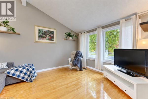 Recreation room - 102 Toynbee Crescent, Kitchener, ON N2N1R9 Photo 5