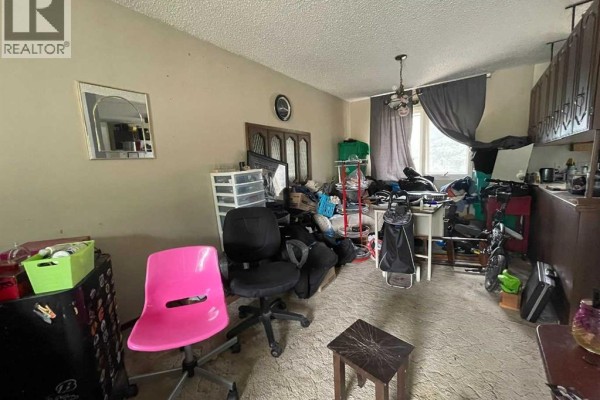 Foyer - 1020 1 Street W, Kindersley, SK S0L1S0 Photo 5