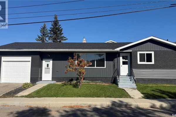 Residential for sale at 1020 9th Avenue E, Regina, SK - MLS® Aenp3Z