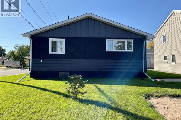 Kitchen - 1020 9th Avenue E, Regina, SK S4N0H3 Photo 5