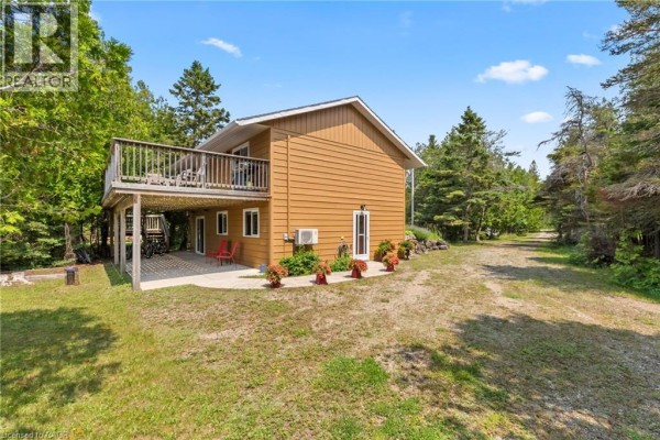 Family room - 1020 Dorcas Bay Road, Tobermory, ON N0H2R0 Photo 4